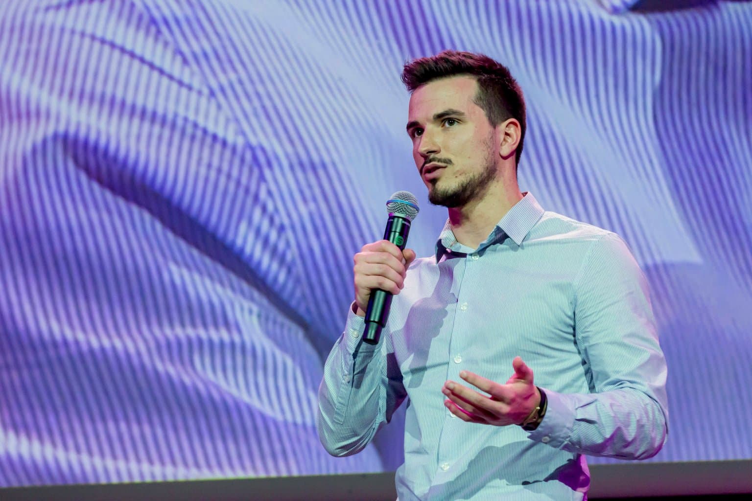 Deskoin dévoile ses ambitions françaises à travers une nouvelle plateforme innovante.